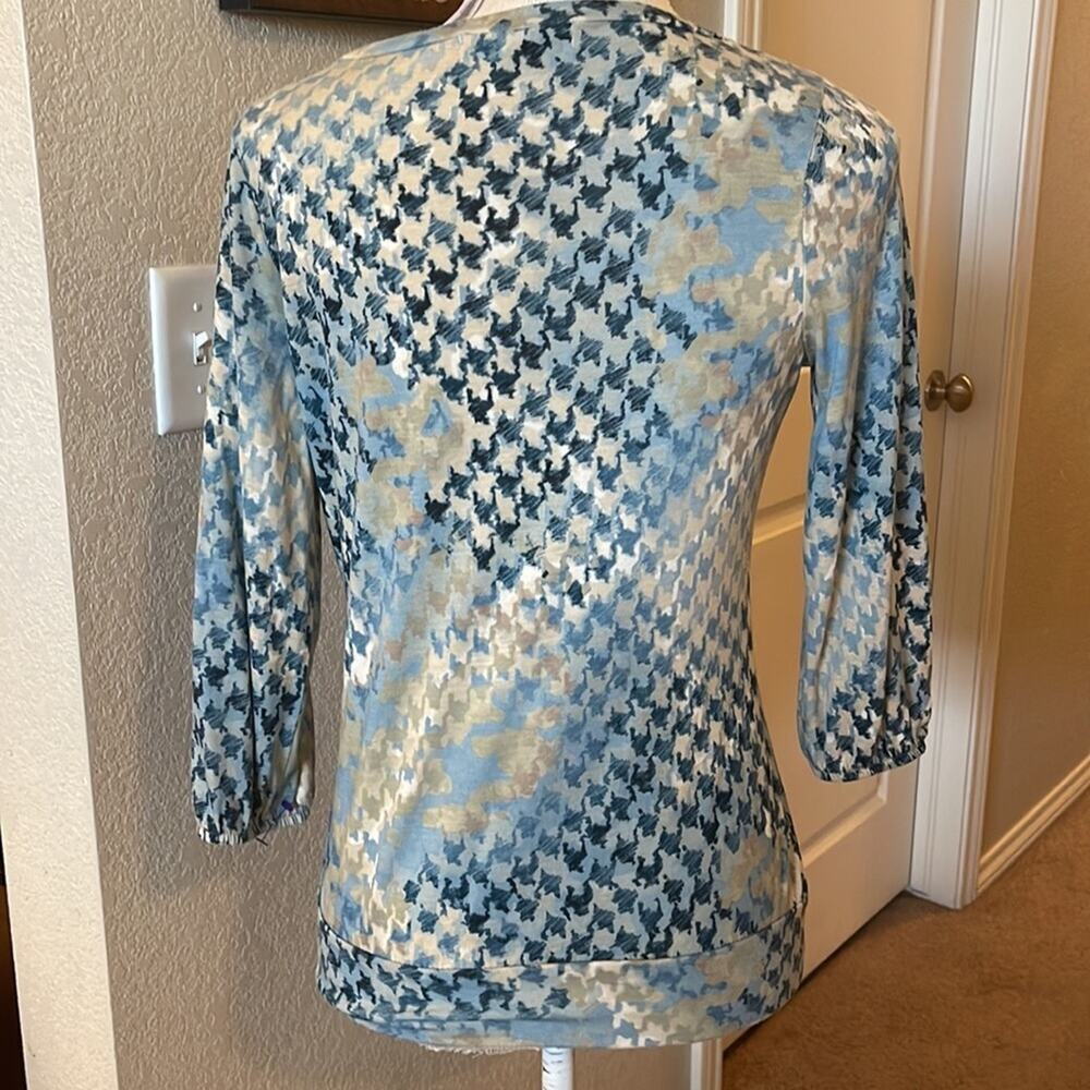 Liz Claiborne Petite Abstract Blue Navy Blouse Shirt Workwear Office - Small - Picture 3 of 5